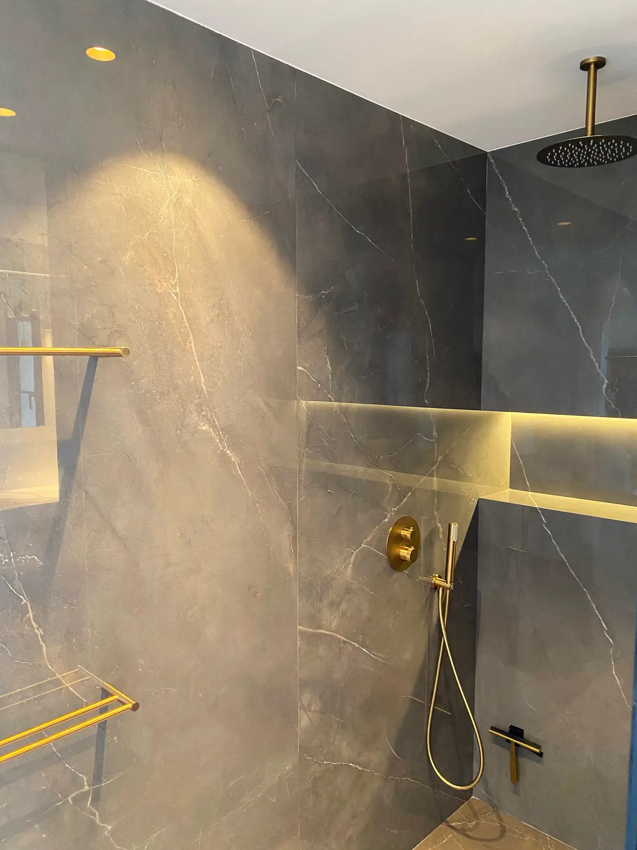 Design bathroom renovated in Málaga by RAD